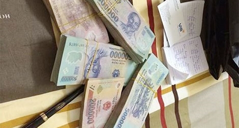 Người dân khốn đốn vì hai vợ chồng “chủ họ” tuyên bố vỡ nợ