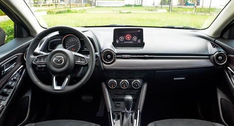 Giới thiệu Mazda2 mới và xe Mazda nội thất sáng màu