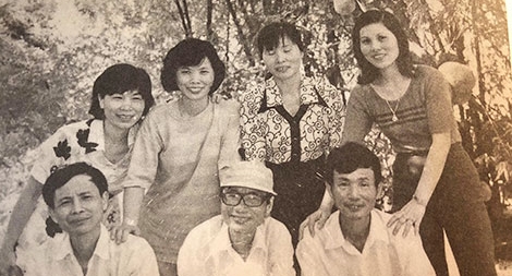 Nguyên Hồng, chuyện một người cha mẫu mực