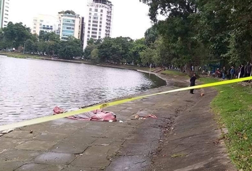 Thi thể nam giới trên hồ Thiền Quang ngày mưa rét