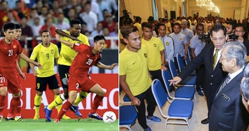Thủ tướng  Malaysia trao lệnh quyết thắng trận chung kết AFF CUP 2018 cho đội tuyển bóng đá