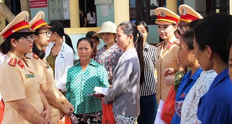 Sau chuyến đò định mệnh 42 người chết: Hoa xương rồng đã nở