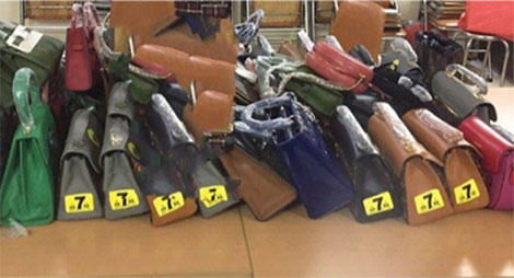 Tổ 141 phát hiện xe ô tô vận chuyển 600 quả pháo sáng