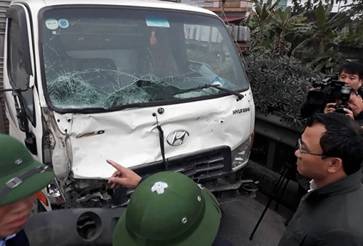 Vụ tông xe 8 người tử vong: Nhân chứng kể lại giây phút may mắn thoát nạn
