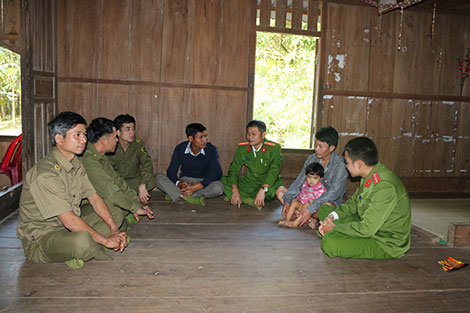 Xóa hủ tục để xuân ấm cúng, Tết đủ đầy dọc dãy Trường Sơn