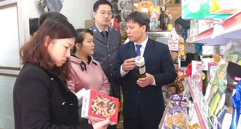 Quảng Ninh lập đường dây nóng xử lý vi phạm VSATTP mùa lễ hội