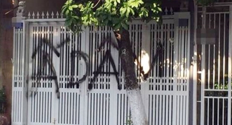 Vụ bé gái bị sàm sỡ trong thang máy: Đừng vì “cả giận mất khôn”