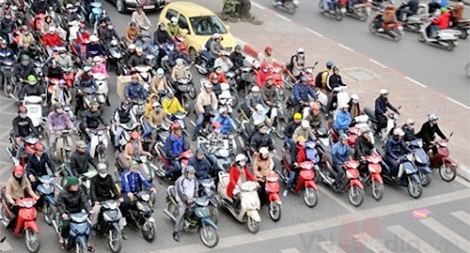 Xe máy còn là phương tiện lưu thông chính trong vài chục năm nữa