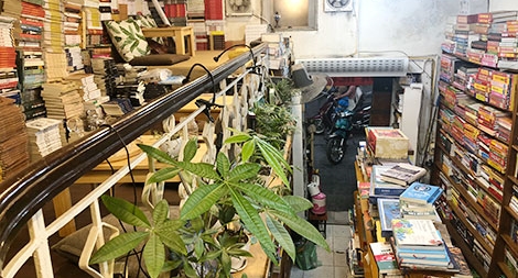 Sách của mụ Hoa