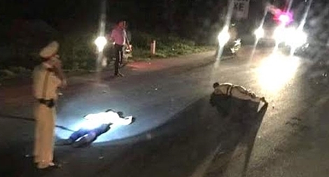 Xe máy tông Trung tá CSGT bị thương nặng