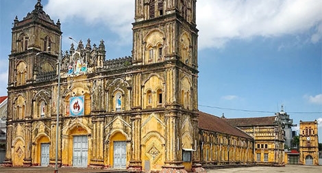 Ứng xử với quá khứ nhìn từ di sản