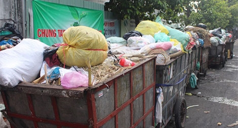 Không để tập kết nhiều xe gom rác tại 1 điểm gây cản trở giao thông