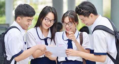 Từ đỉnh "ảo" đến vực "thật" & chuyện xây dựng những chuẩn giá trị xã hội