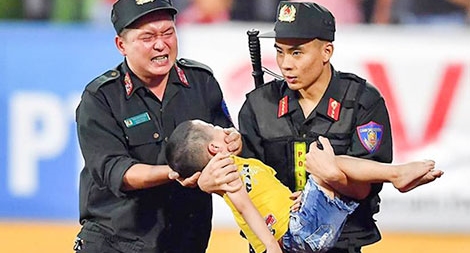 Để những cái "lý" không lạnh lùng, máy móc...