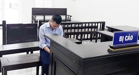 Giữ khách thuê phòng trái luật, chủ nhà nghỉ lĩnh án