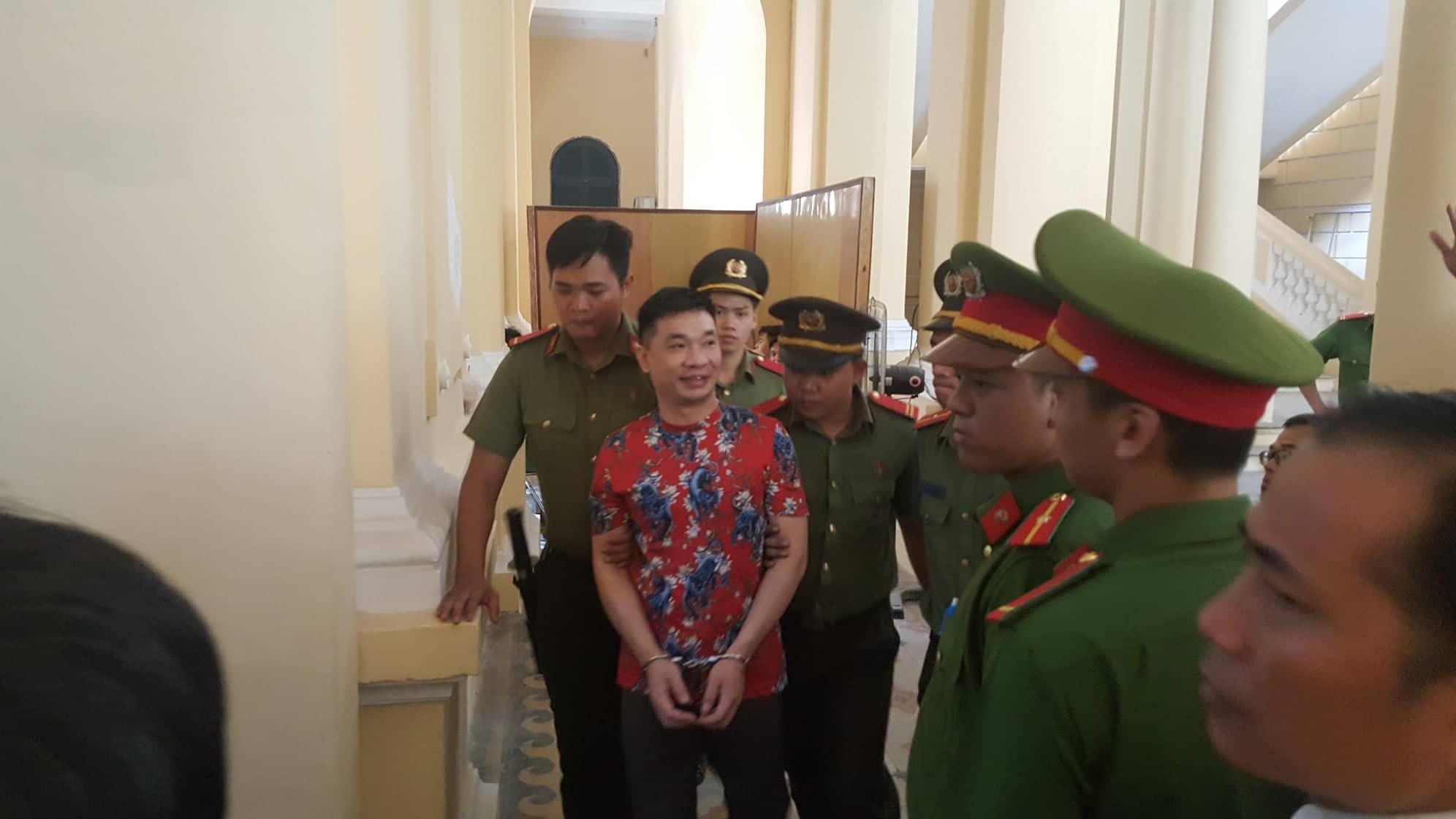 Hotgirl Ngọc Miu vay tiền ngân hàng để mua xe?