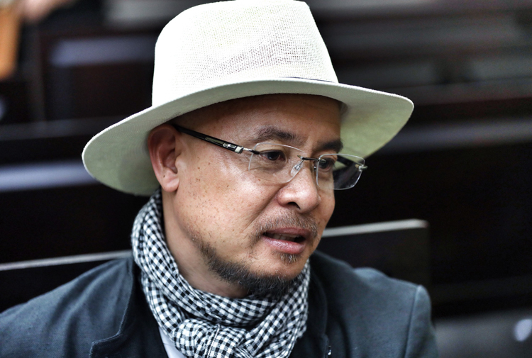 Lại hoãn phiên tòa xử vụ ly hôn nghìn tỉ