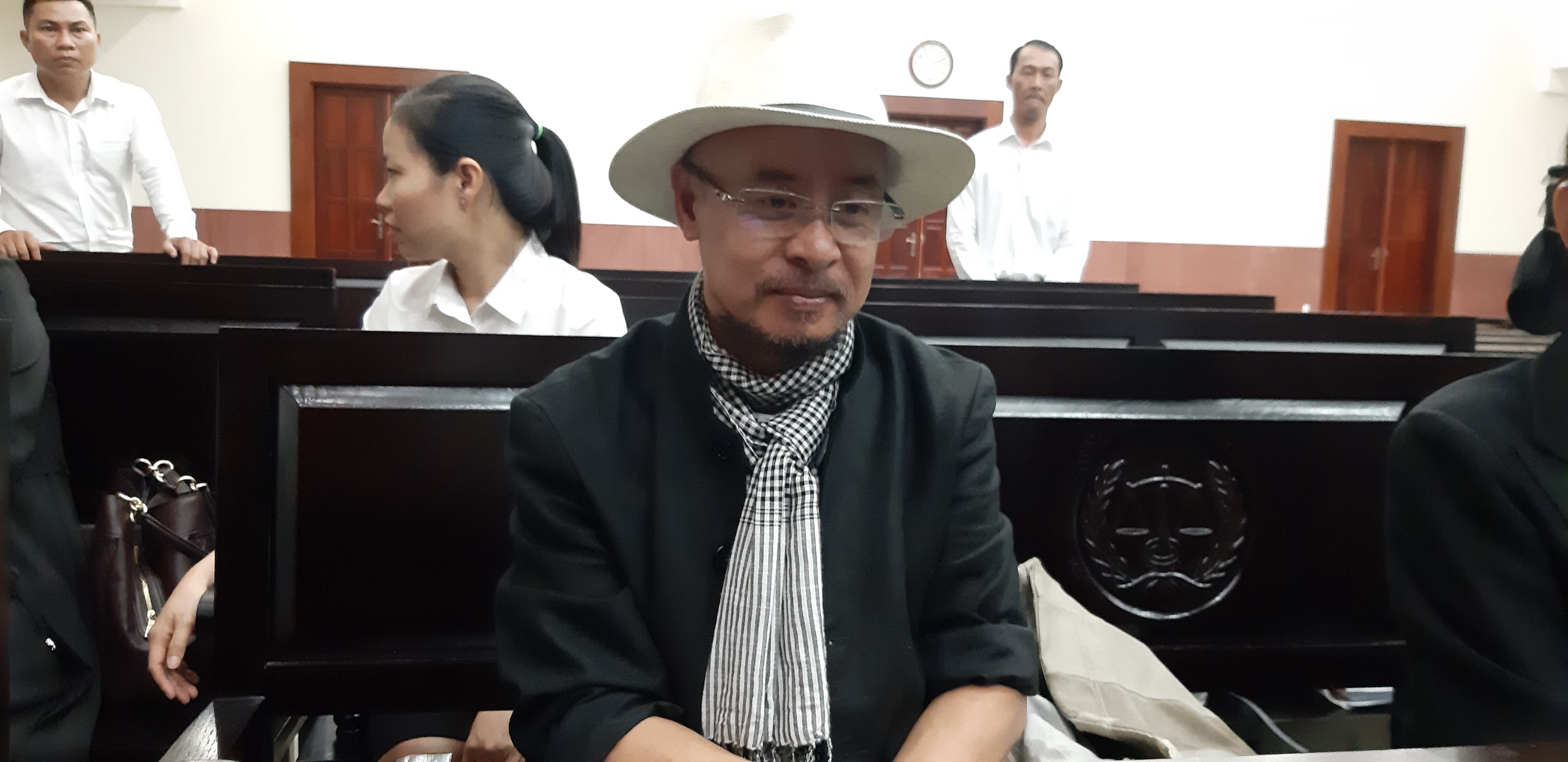 Ông Vũ muốn xét xử sớm vụ ly hôn, tránh ảnh hưởng tới Trung Nguyên