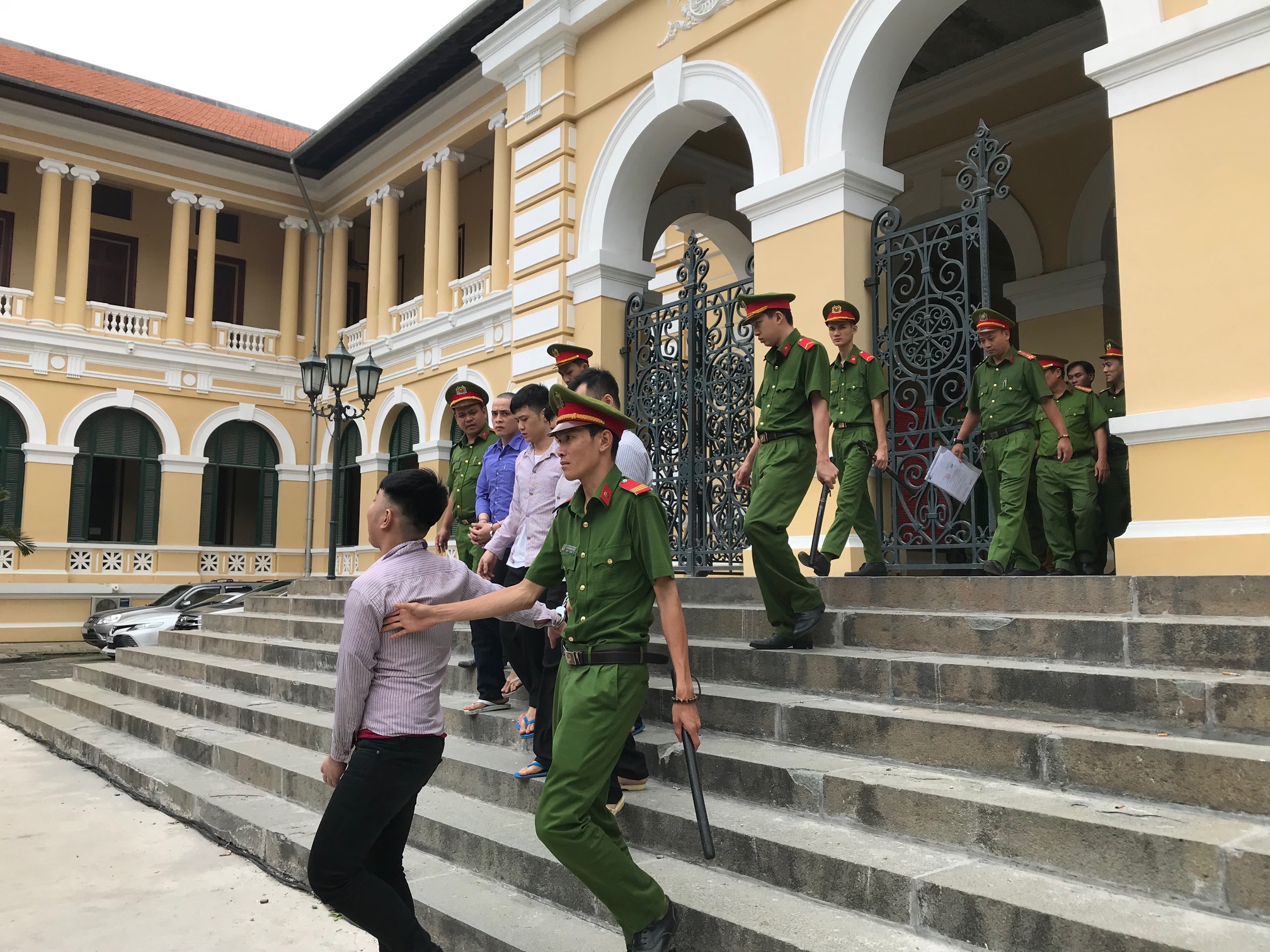 Giả xe ôm công nghệ đi cướp, lãnh án 60 năm tù