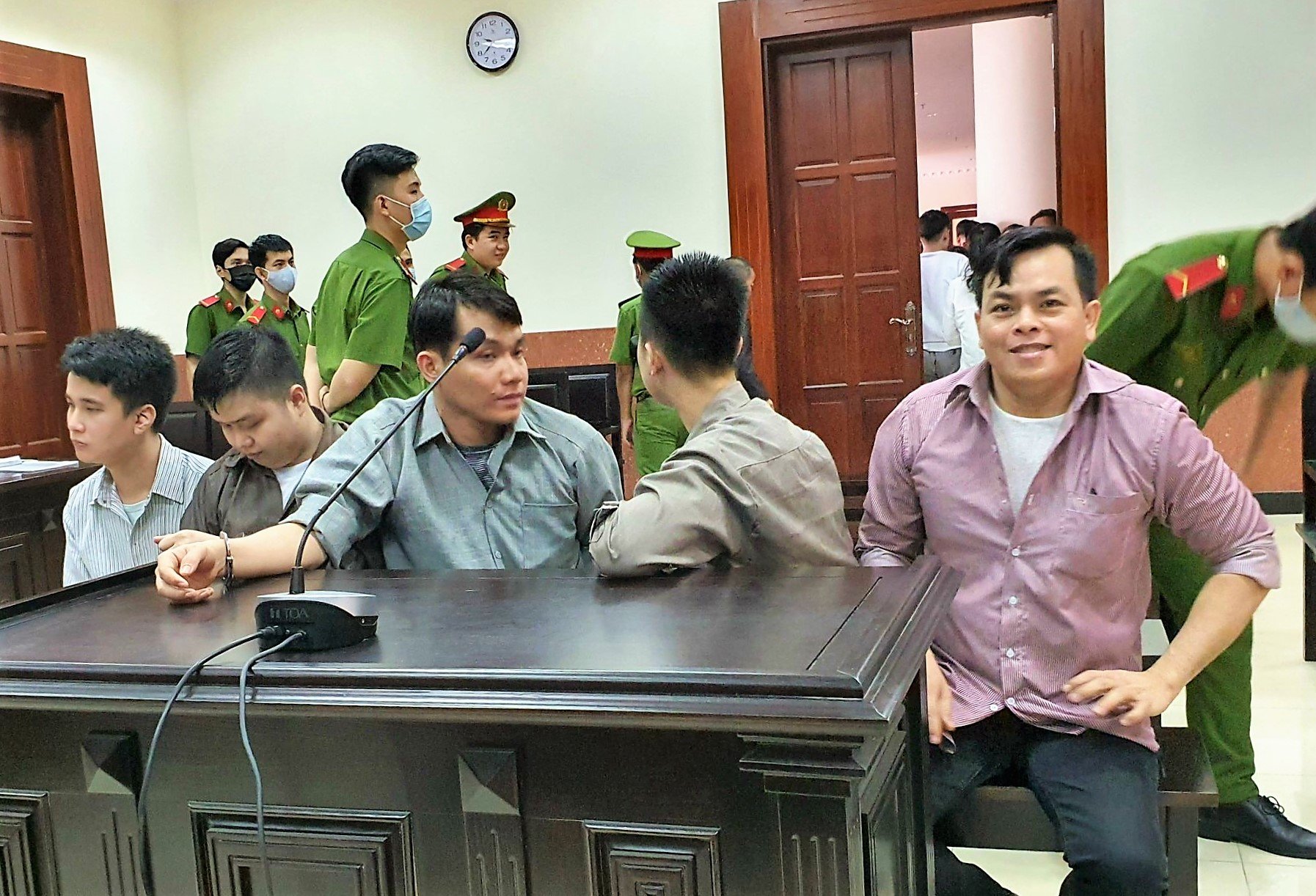 “Người vàng” Phúc XO được giảm án