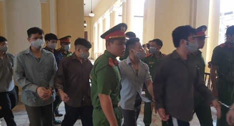 Tý “bà dòm” thích trữ "hàng nóng"