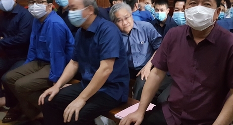 Út “trọc”: “Tôi là người ngu nhất…!”