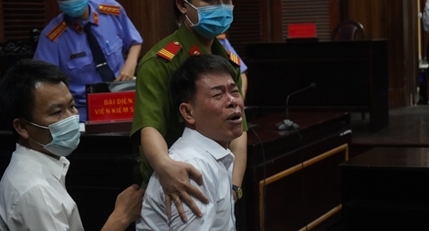 Cựu Phó chánh án TAND quận 4 gọi bố kêu oan