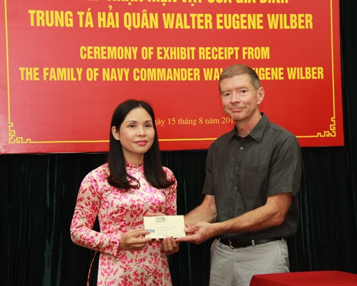 Những kỷ vật của Trung tá phi công Mỹ và "hành trình" gần nửa thế kỷ trở về Hỏa Lò