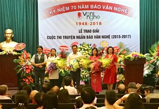 Trao giải các tác phẩm truyện ngắn hay trên báo Văn nghệ 