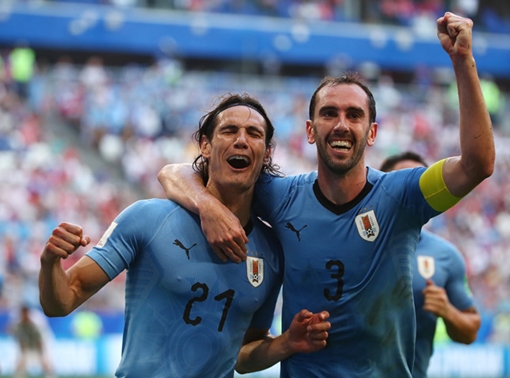 Uruguay thắng dễ Nga 3-0, Salah trắng tay rời World Cup