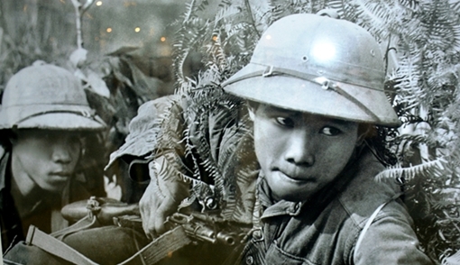 Triển lãm “Những bức ảnh đi cùng năm tháng” của các họa sĩ gạo cội