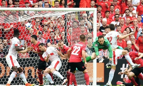 EURO 2016: Thụy Sỹ thắng nhẹ tân binh Albania