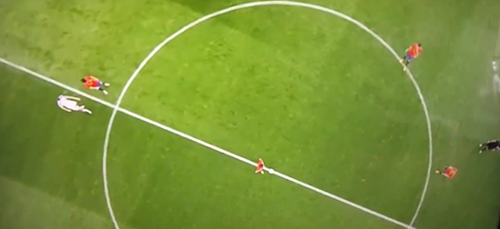 Lạ mắt với pha giao bóng của Tây Ban Nha tại Euro 2016