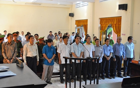 Tuyên án 10 cựu cán bộ Hải quan Kiên Giang