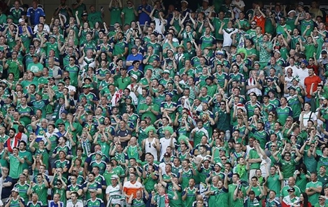 CĐV Bắc Ireland qua đời sau chiến thắng trước Ukraine