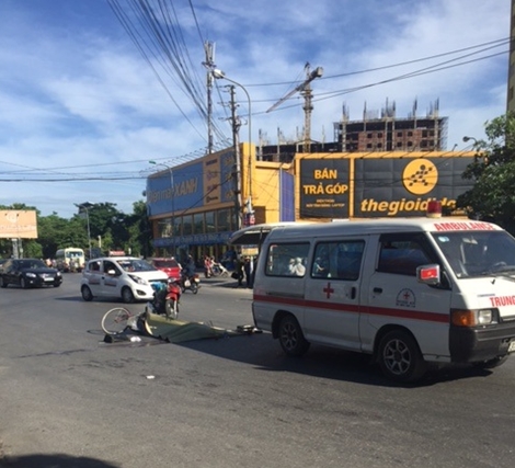 Truy tìm hai thanh niên đi xe máy tông chết ông già rồi bỏ chạy