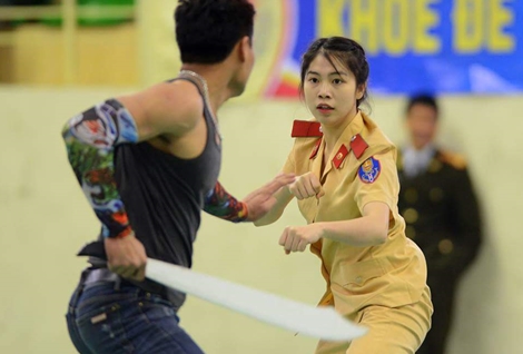 Nữ Cảnh sát xinh đẹp và tài năng