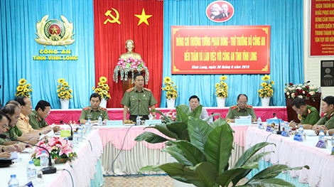 Thứ trưởng Phạm Dũng thăm, làm việc với Công an Vĩnh Long