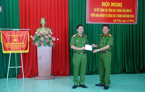 Thưởng nóng Công an huyện Đắk R’lấp phá nhanh vụ trộm cắp