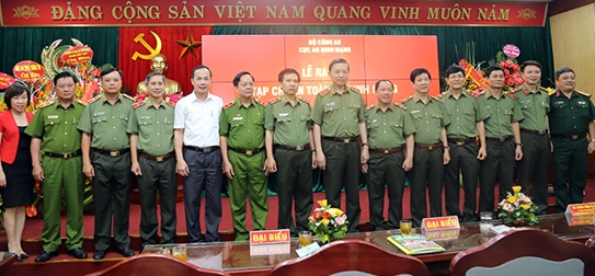 Tăng cường lý luận và công tác Công an về không gian mạng