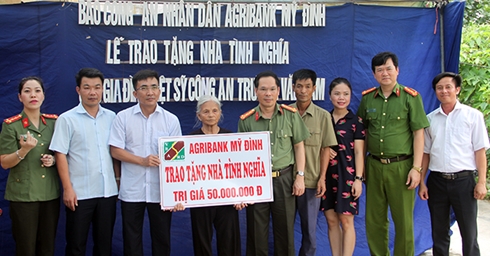 Căn nhà ấm áp nghĩa tình