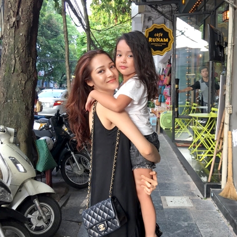 Bé gái Hà Nội gây sững sờ với bản cover “Trái tim em cũng biết đau” của Bảo Anh