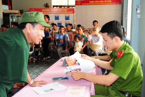 Xuống địa bàn cấp thẻ CCCD cho các đối tượng chính sách và người tàn tật