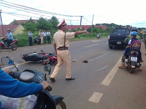 Thiếu nữ 19 tuổi chết tức tưởi do bị xe chở đất đâm trực diện