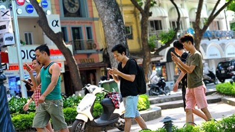 Cơn sốt Pokemon Go tràn về Việt Nam: Nửa đêm săn quái thú