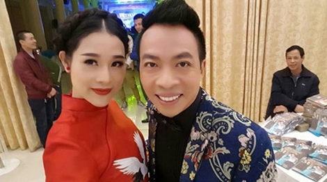 Ca sĩ Hoa Trần: Tôi "dựa hơi" vào Việt Hoàn, tại sao không?