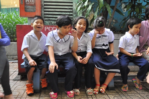 Xúc động lễ khai giảng tại ngôi trường đặc biệt Nguyễn Đình Chiểu   