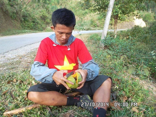 Đi bộ theo chiều dài đất nước vì trẻ em đường phố