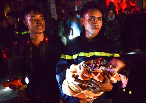 "Những trái tim dũng cảm" đoạt giải Nhất cuộc thi ảnh Vì bình yên cuộc sống năm 2016