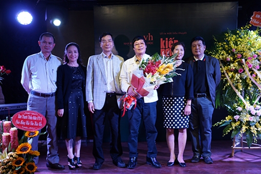 Ra mắt tập hai bộ tiểu thuyết “Kiếp người” của Trung tướng - nhà văn Hữu Ước